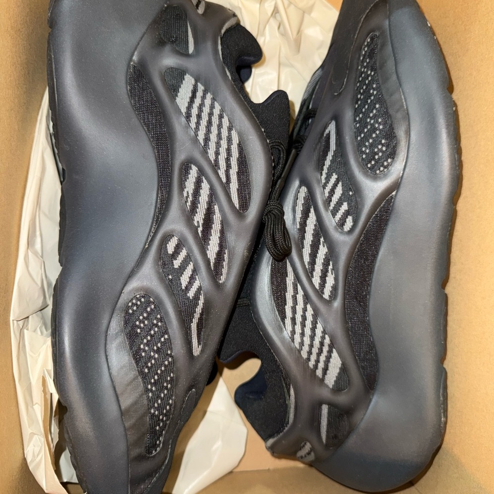 adidas Yeezy 700 V3 ‘Dark Glow’